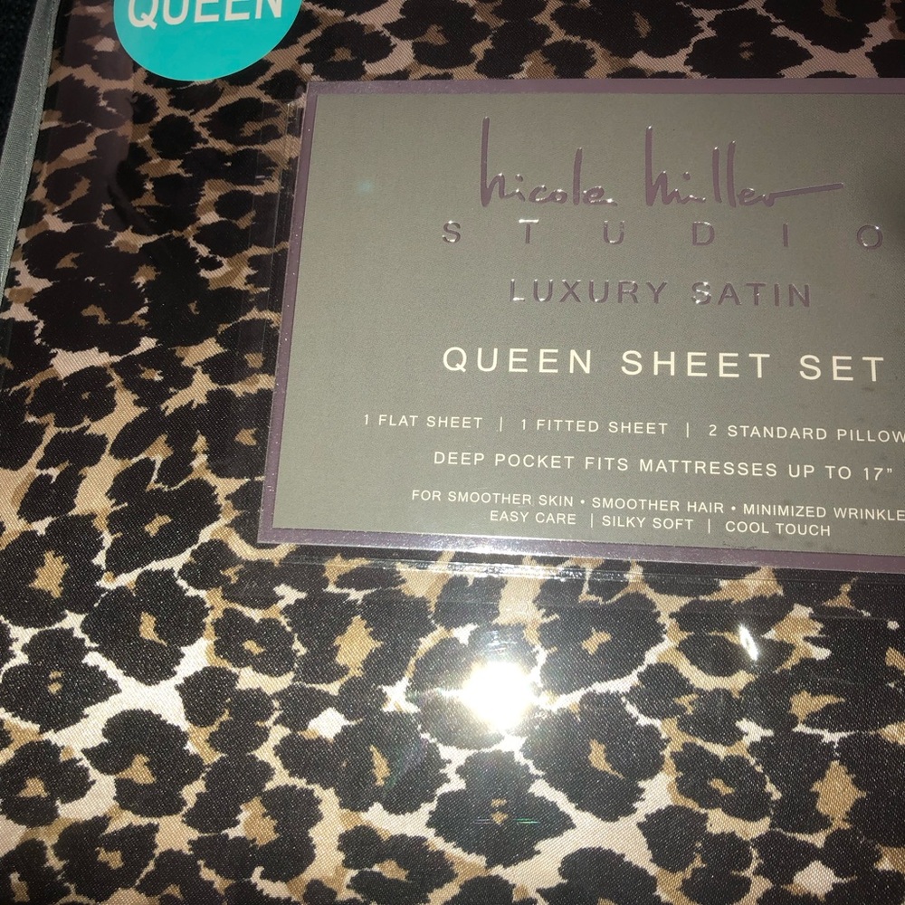 🖤 Nicole Miller Luxury Satin Queen Sheet Set - Leopard Print